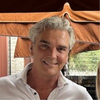Robert Van Schaik