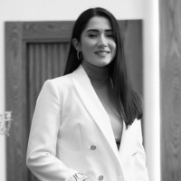 Nehir Özbey