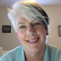 Linda Yates