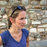 Dr. Anne Godde