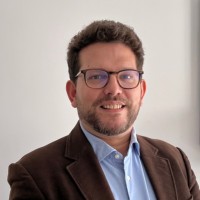 Roberto González