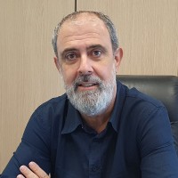 Óscar Lázaro