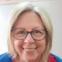 Dianne Schütz