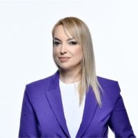 Iris Pekmezi