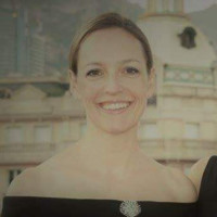 Anne Laure carrega