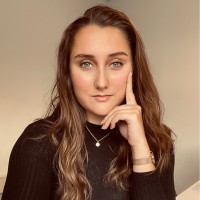 Katja van der Veen