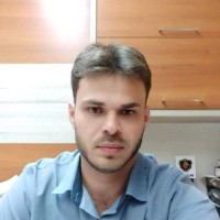 Adriano Gomes