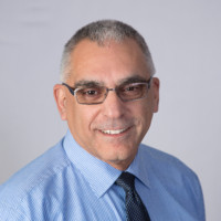 Robert J Hanna Sr