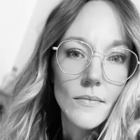 Julie Molnar