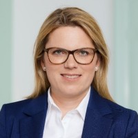 Julia Stöcker (geb. Groth), CFA