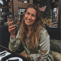 Nina van Hoof