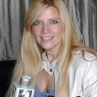 Adriana Melo