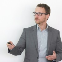 Dr. Patrick Lübbecke