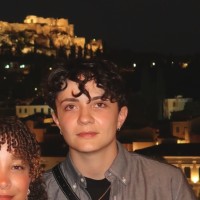 Léo L.