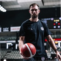 Enis Bas