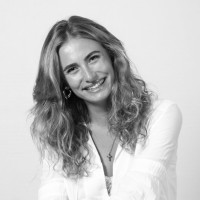 Mia Dufour