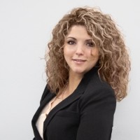 Sandra Holcomb - Realtor