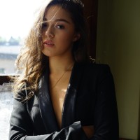 Samia Oz