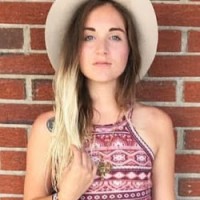 Larissa Compton
