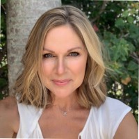 Vicki Deluca