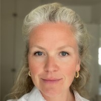 Christina Hinding