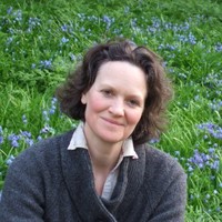 Annabel Holmes