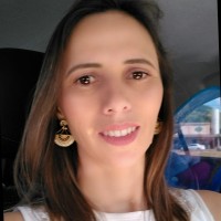 Ana Lúcia de Oliveira