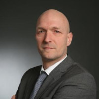 Daniel Knies