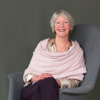 Annette De Vries