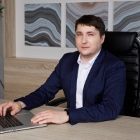 Ivan E.