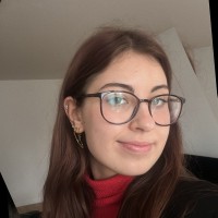 Maya Banas
