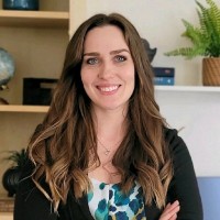 Hali Menezes, Shrm-Cp