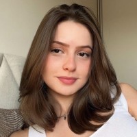 Laura Evelin Poiato Oliveira