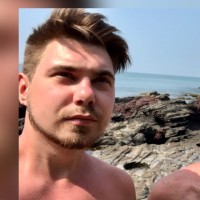 Артем Медведев
