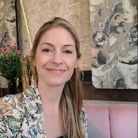 Laura Mannering