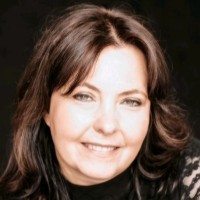 Melanie Stapel