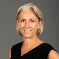 Emmanuelle Barré