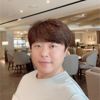 김용욱