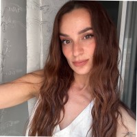Angela Serianai