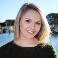 Emily Owens, Cpa