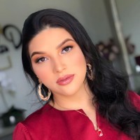 Larissa Vilela Neves Siqueira