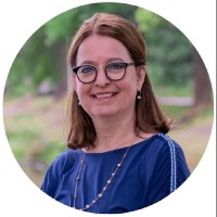 Claudia B.