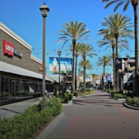 Lake Elsinore Outlets