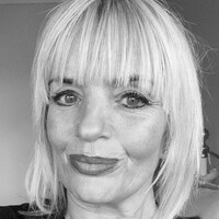 Joanna Bennett