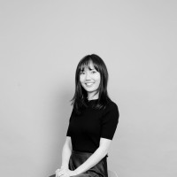 Yj Lee