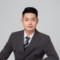 Jun L.