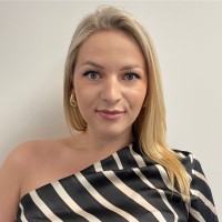 Dorina Csák