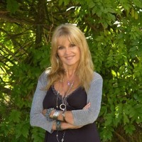 Ana Von Rebeur