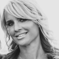 Laura Tracy