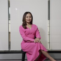 Dede Ni Kadek Valenzuela
